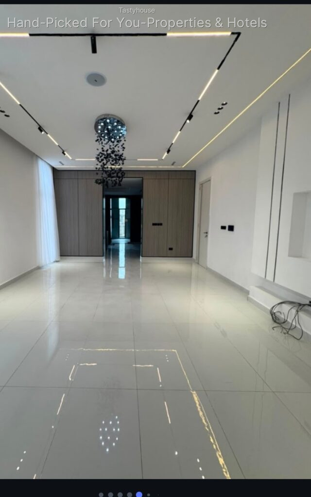 5 BEDROOM FULLY DETACHED DUPLEX WITH BQ