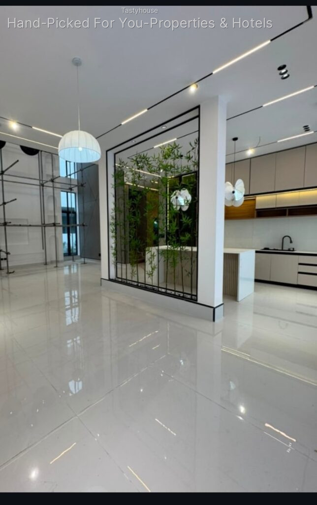 5 BEDROOM FULLY DETACHED DUPLEX WITH BQ