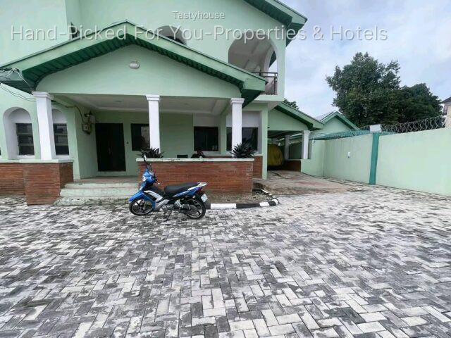 5bedroom fully detached