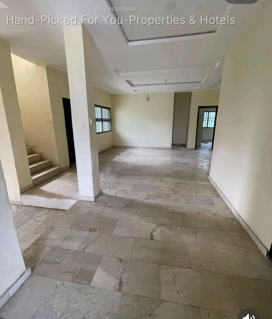 5bedroom fully detached