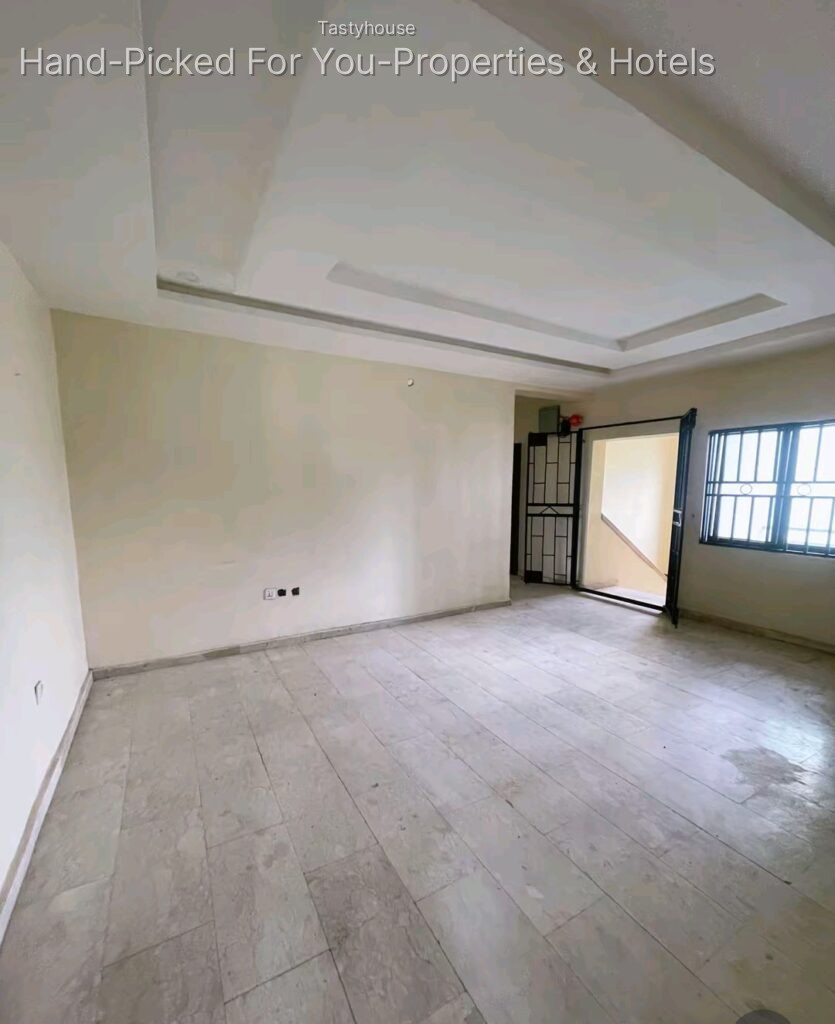 5bedroom fully detached