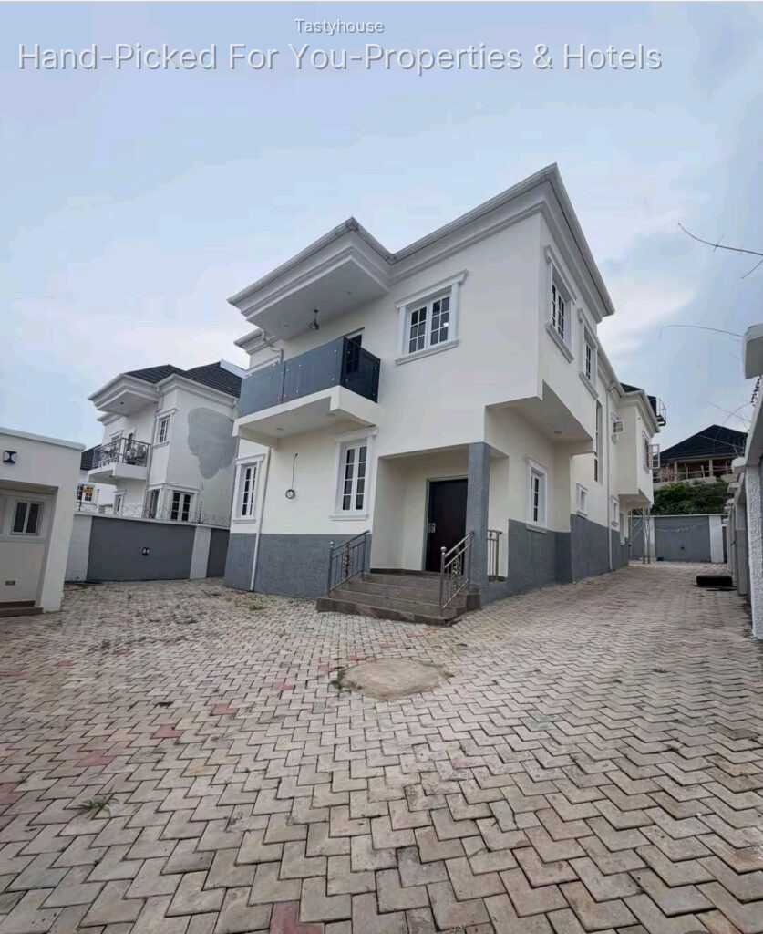 newly built 4 bedrooms semidetached duplex with one bedroom guest chalet