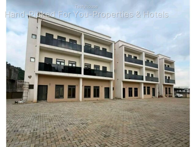 4 BEDROOM TERRACE DUPLEX