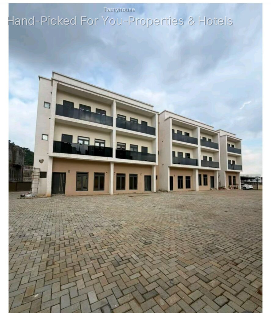4 BEDROOM TERRACE DUPLEX