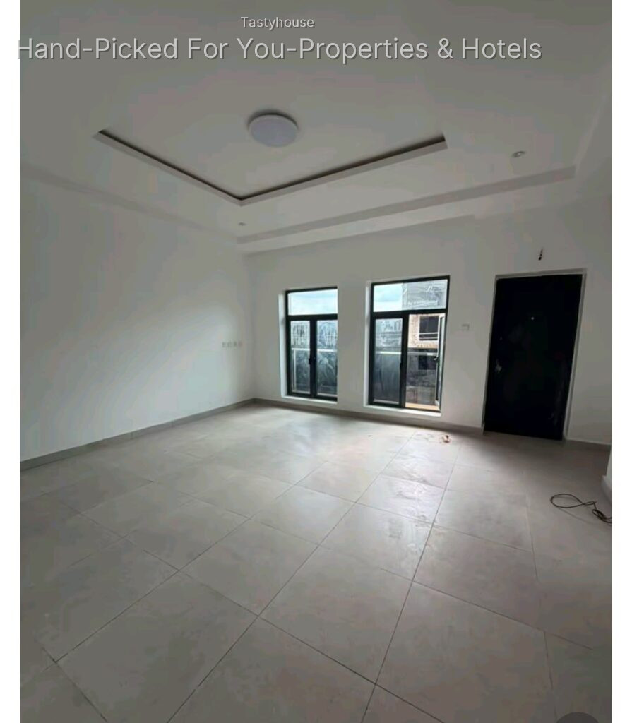 4 BEDROOM TERRACE DUPLEX