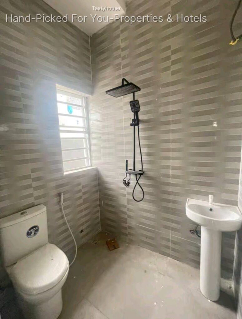 2 Bedroom Flat