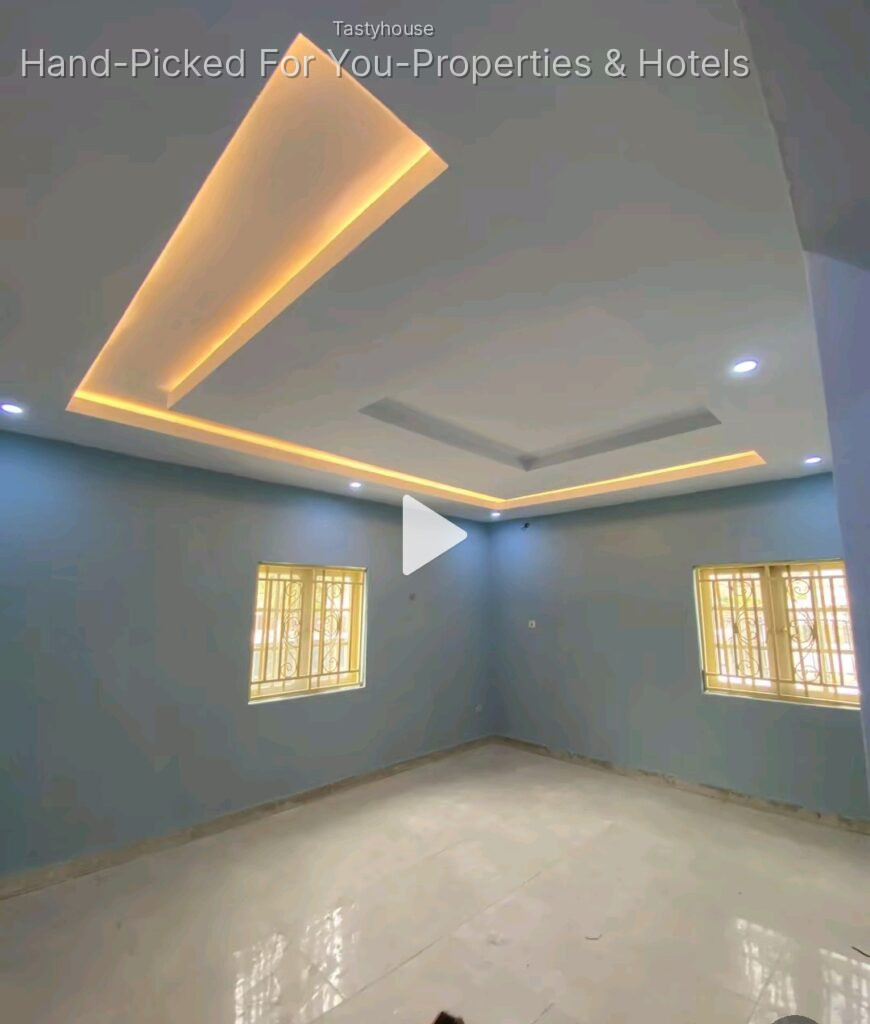 3 bedroom bungalow with one bedroom bq
