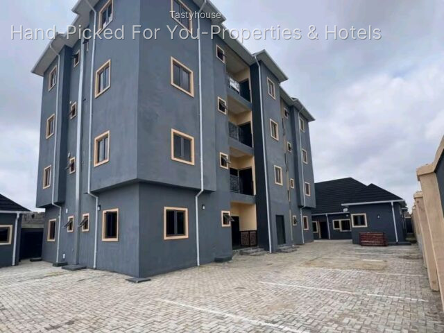2-BEDROOM APARTMENT