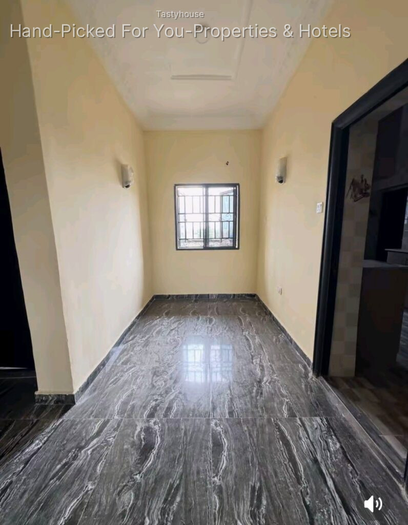 2-BEDROOM APARTMENT