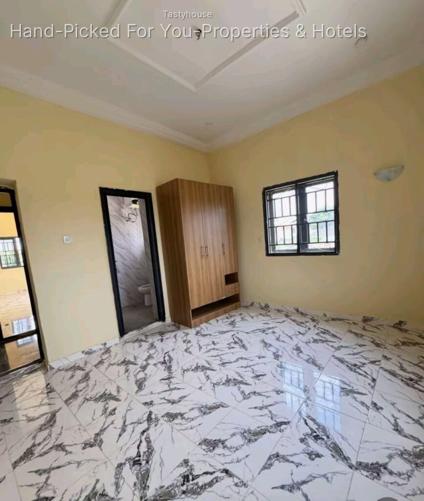 2-BEDROOM APARTMENT