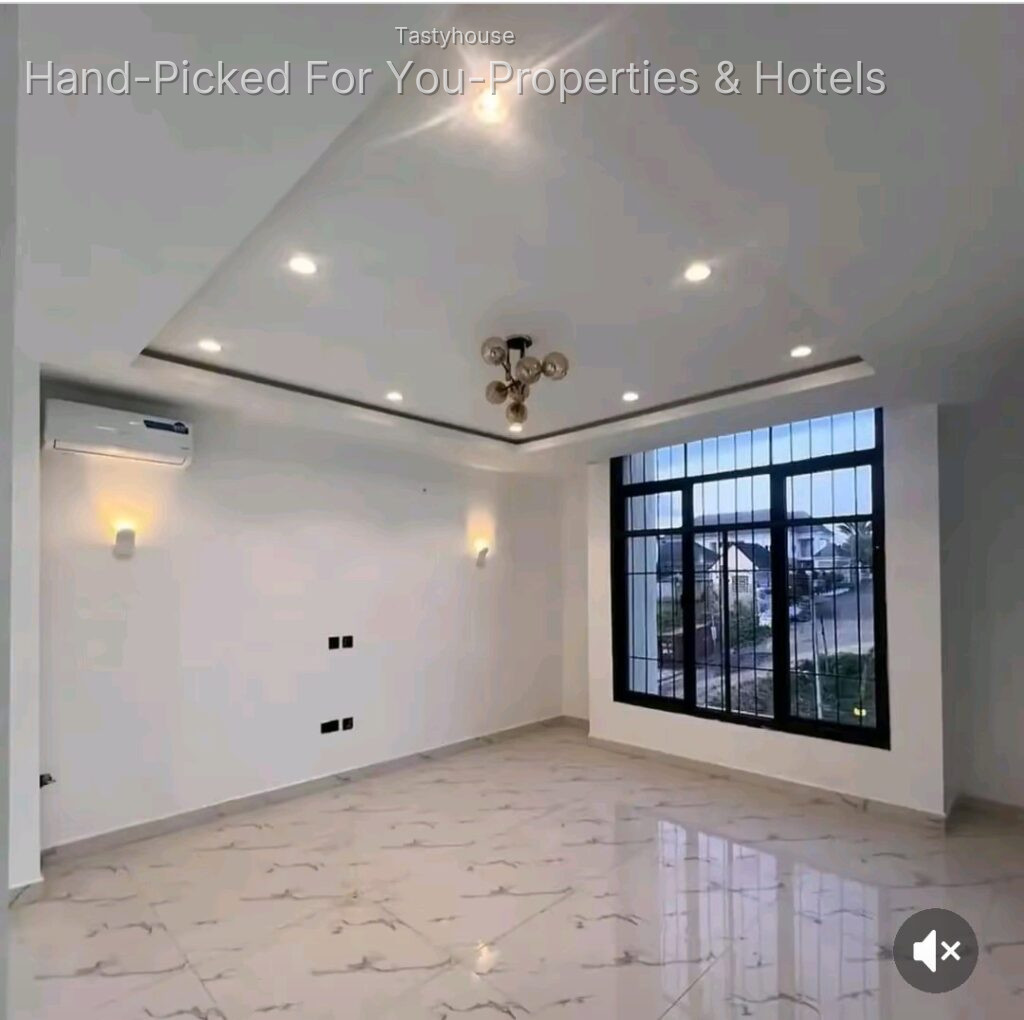 5 Bedroom Detached Duplex + BQ