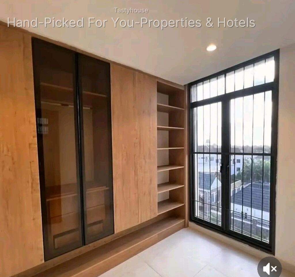 5 Bedroom Detached Duplex + BQ