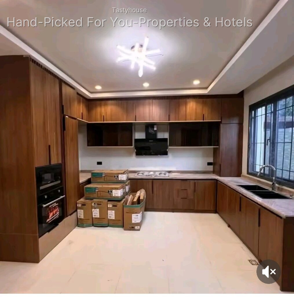 5 Bedroom Detached Duplex + BQ