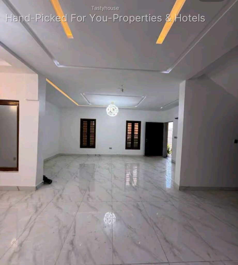 spacious 4 bedroom duplex with bq