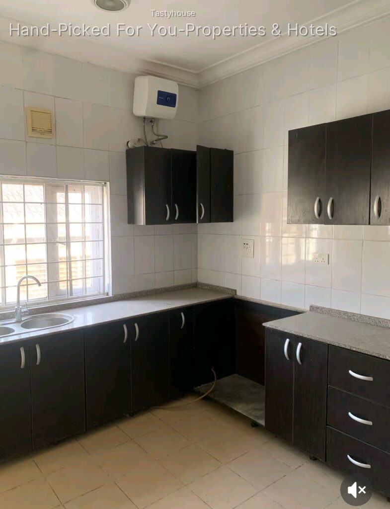 3BEDROOM APARTMENT