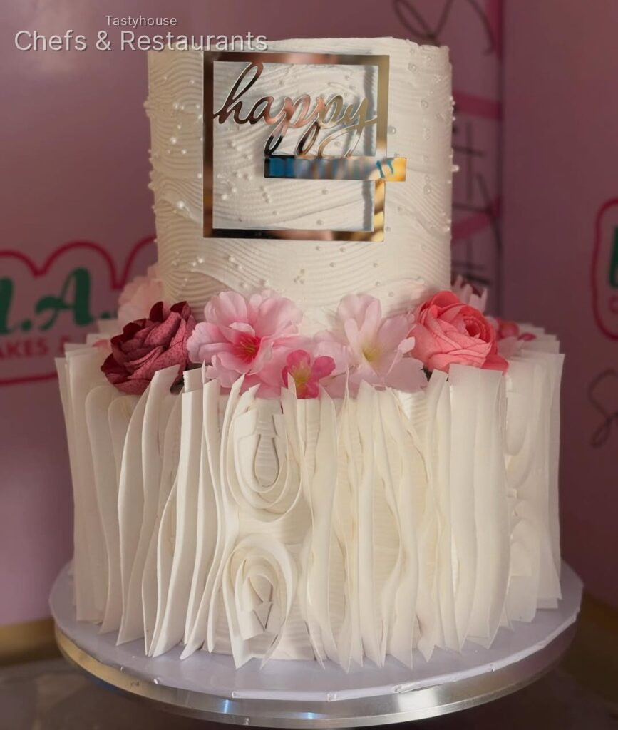 2 Tiered cake