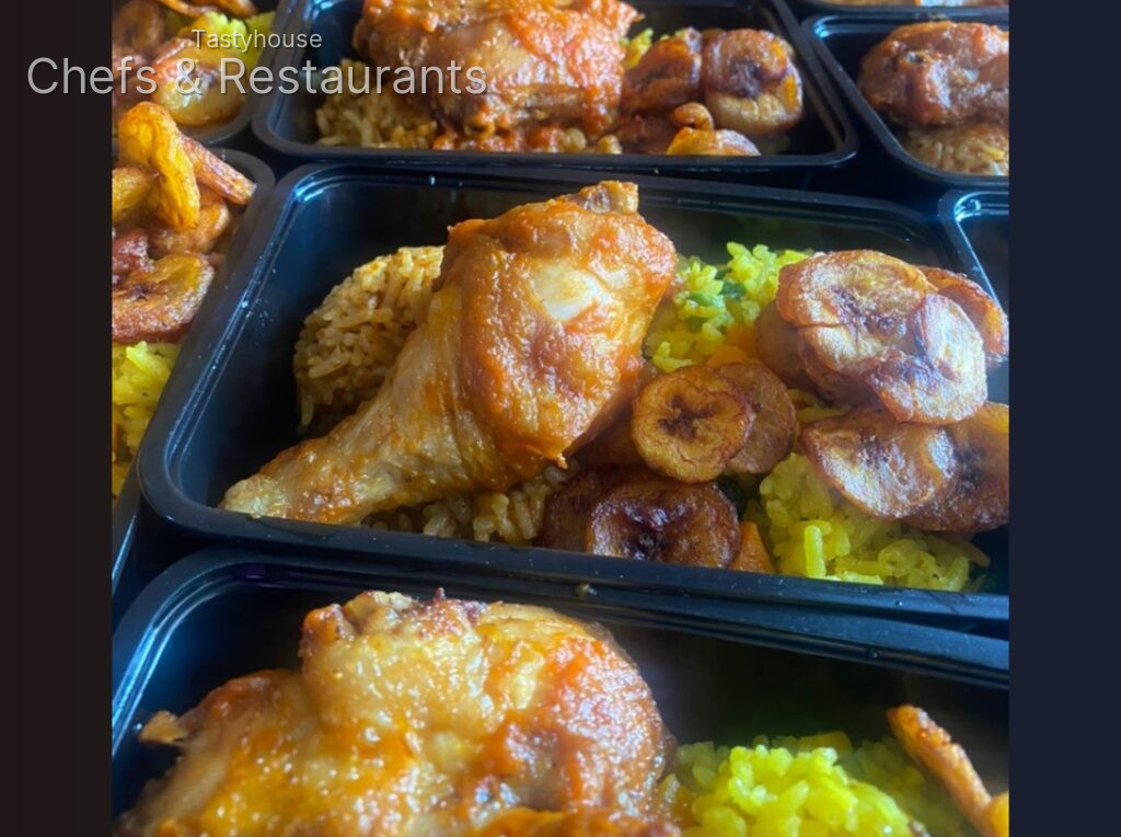 Jollof/fried + plantain (chicken)