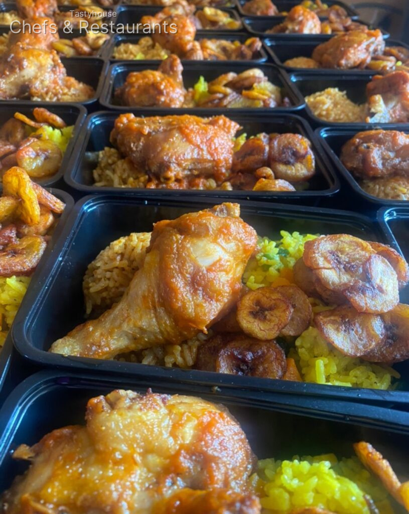 Jollof/fried + plantain (chicken)