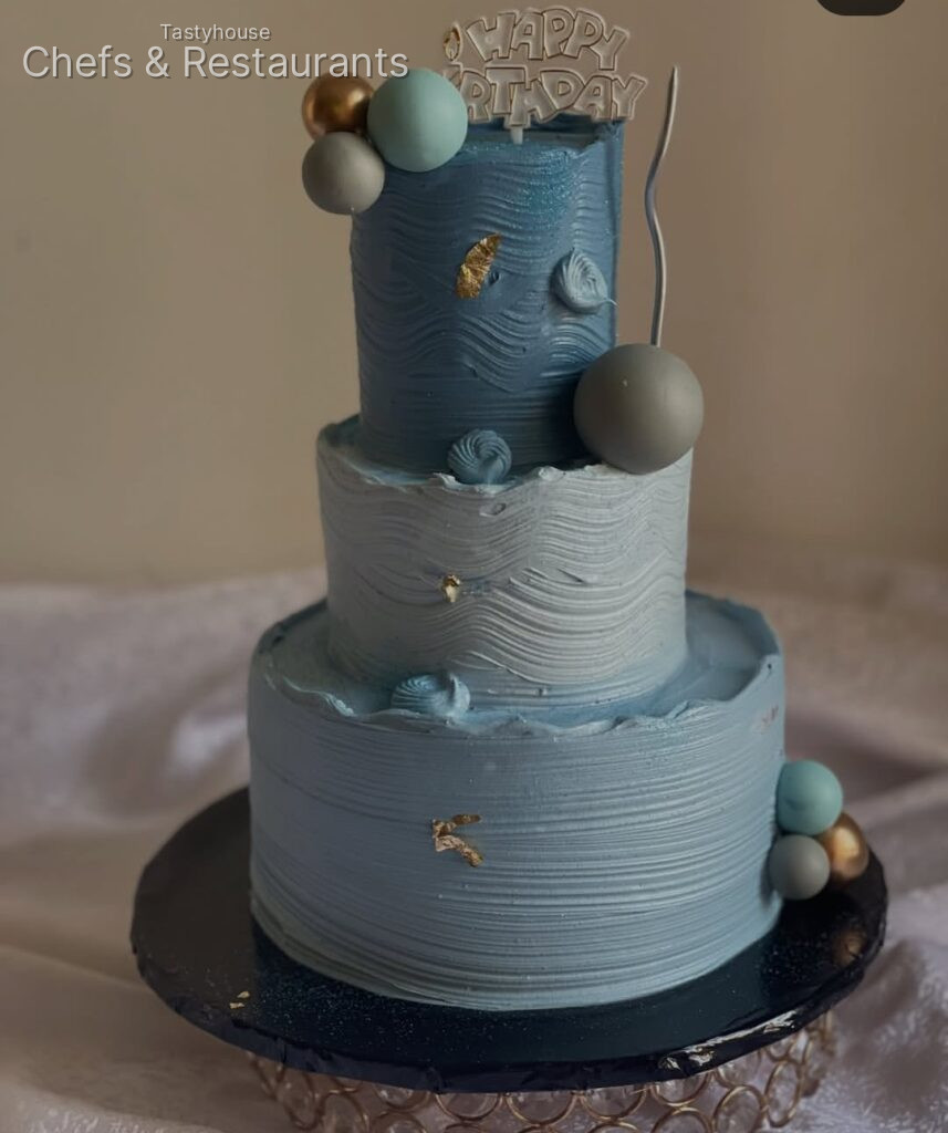 mini tier cakes