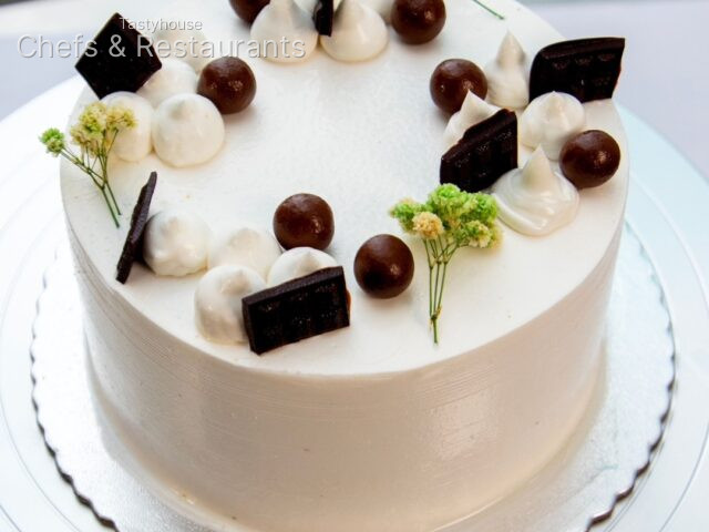 8 INCHES EXPRESS CAKE