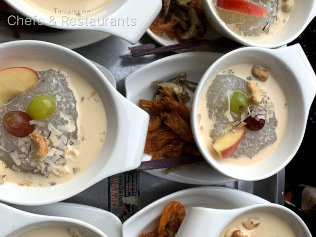 Tapioca served with seafood