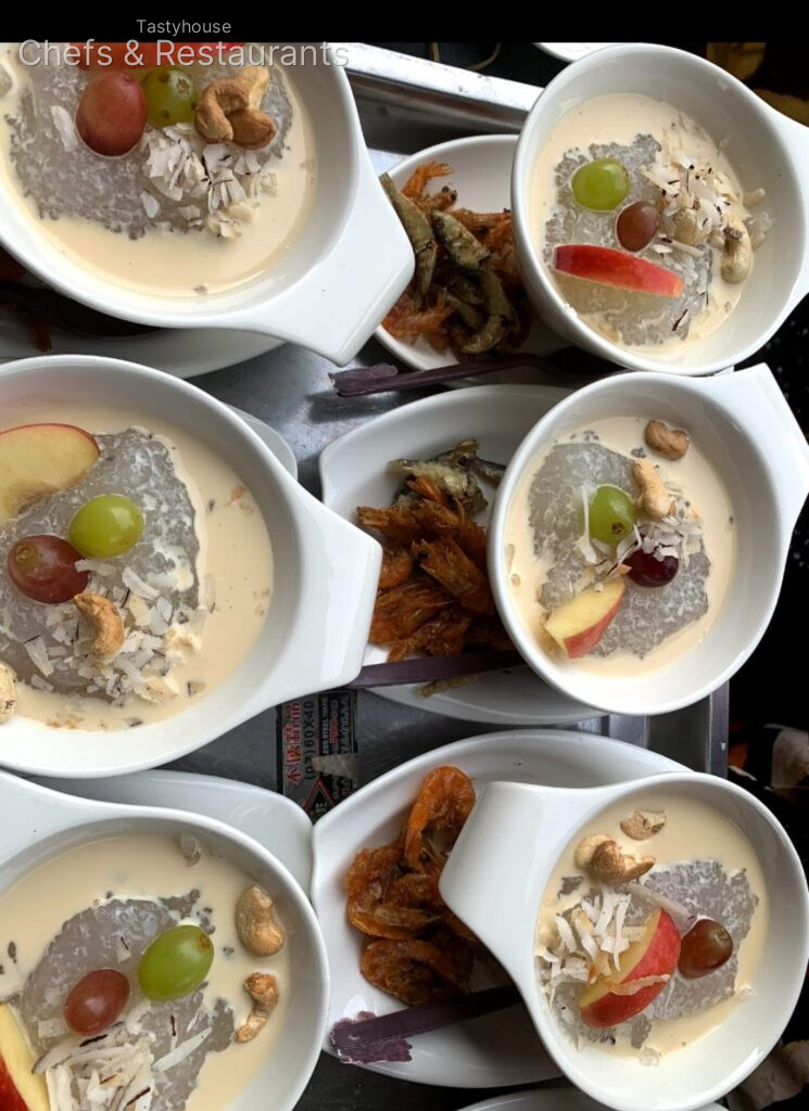 Tapioca served with seafood
