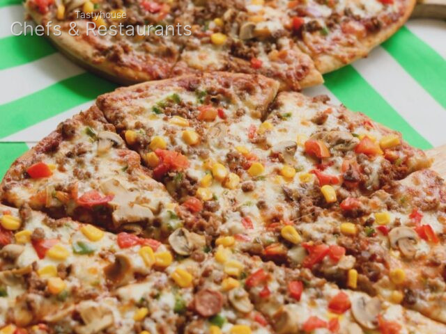 Bolognese pizza