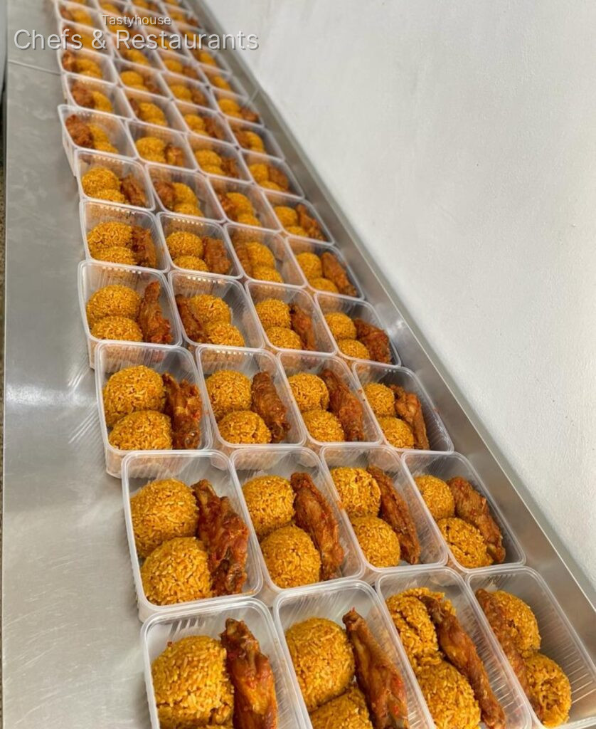 FOOD IN TAKEAWAY PACKS