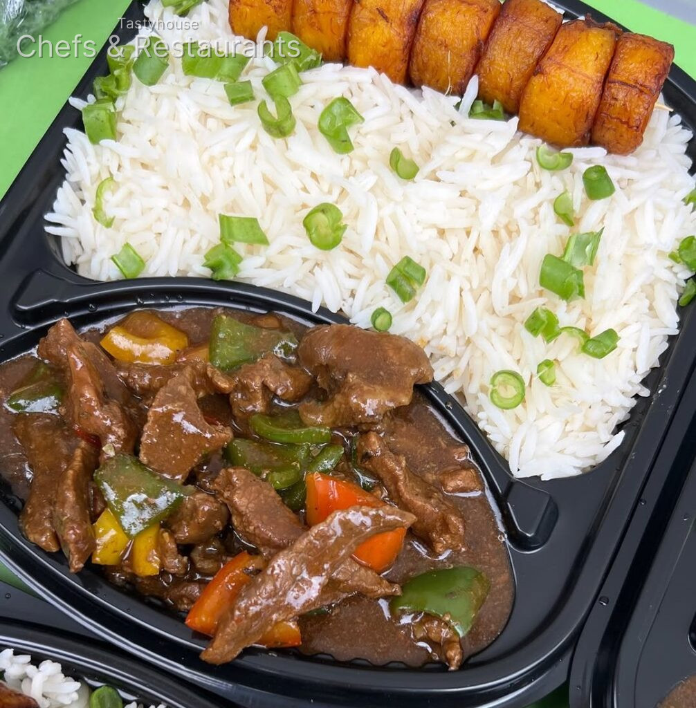 Basmati white rice / beef sauce / fried plantain