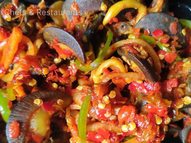 Peppered snail