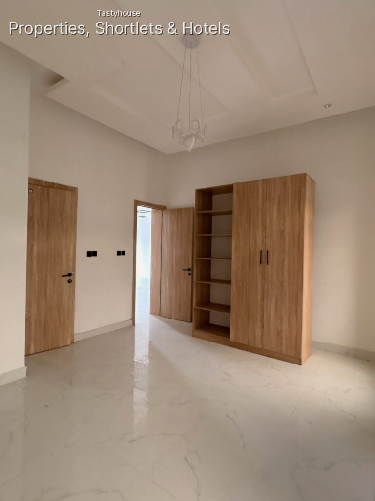 BRAND NEW 2-BEDROOM APARTMENT