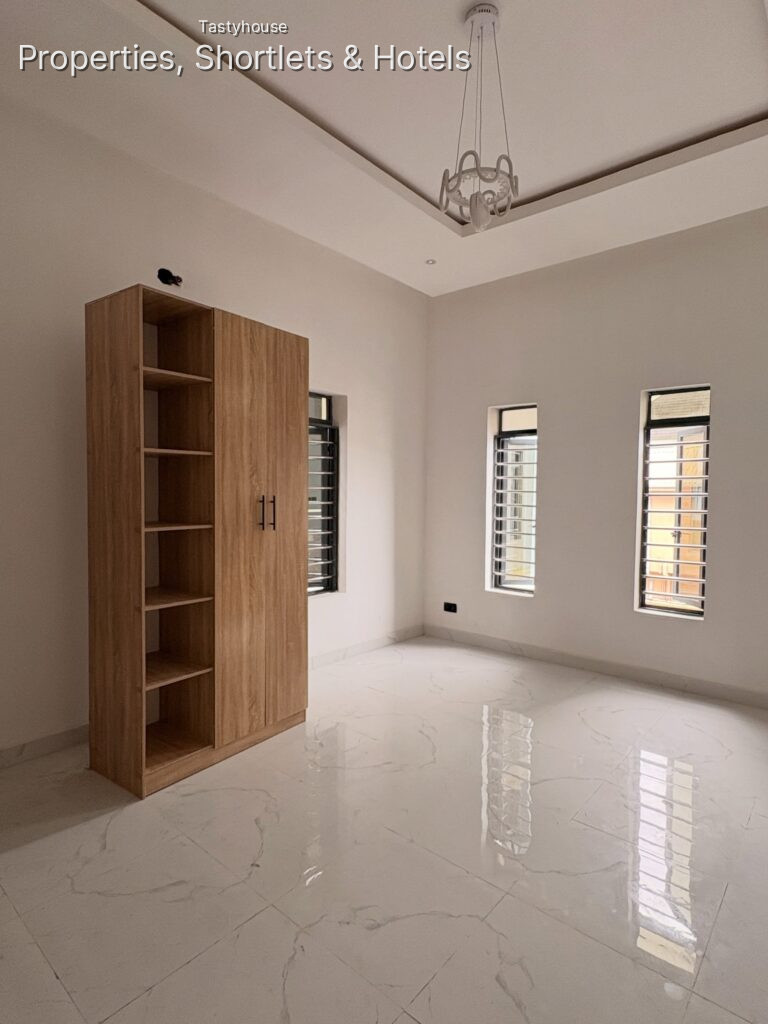 BRAND NEW 2-BEDROOM APARTMENT