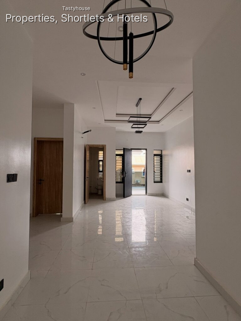 BRAND NEW 2-BEDROOM APARTMENT