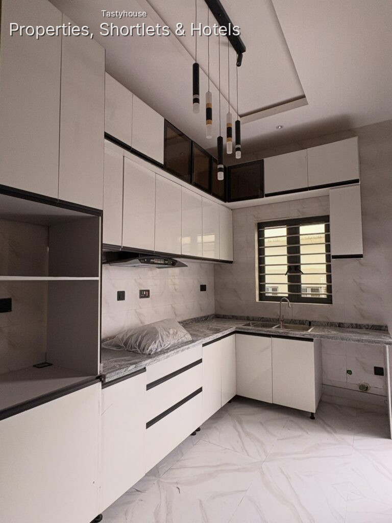 BRAND NEW 2-BEDROOM APARTMENT