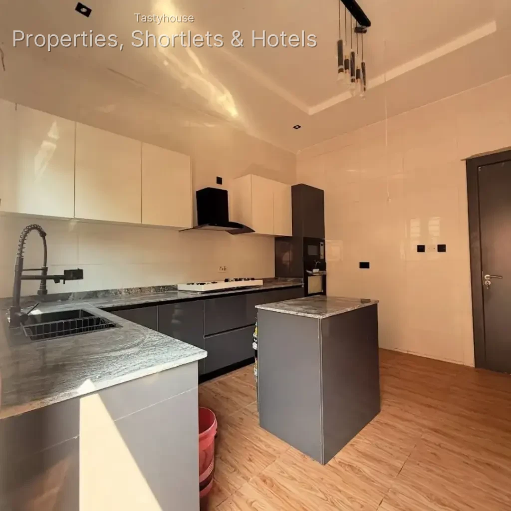 4 bedroom semi-detached duplex with bq