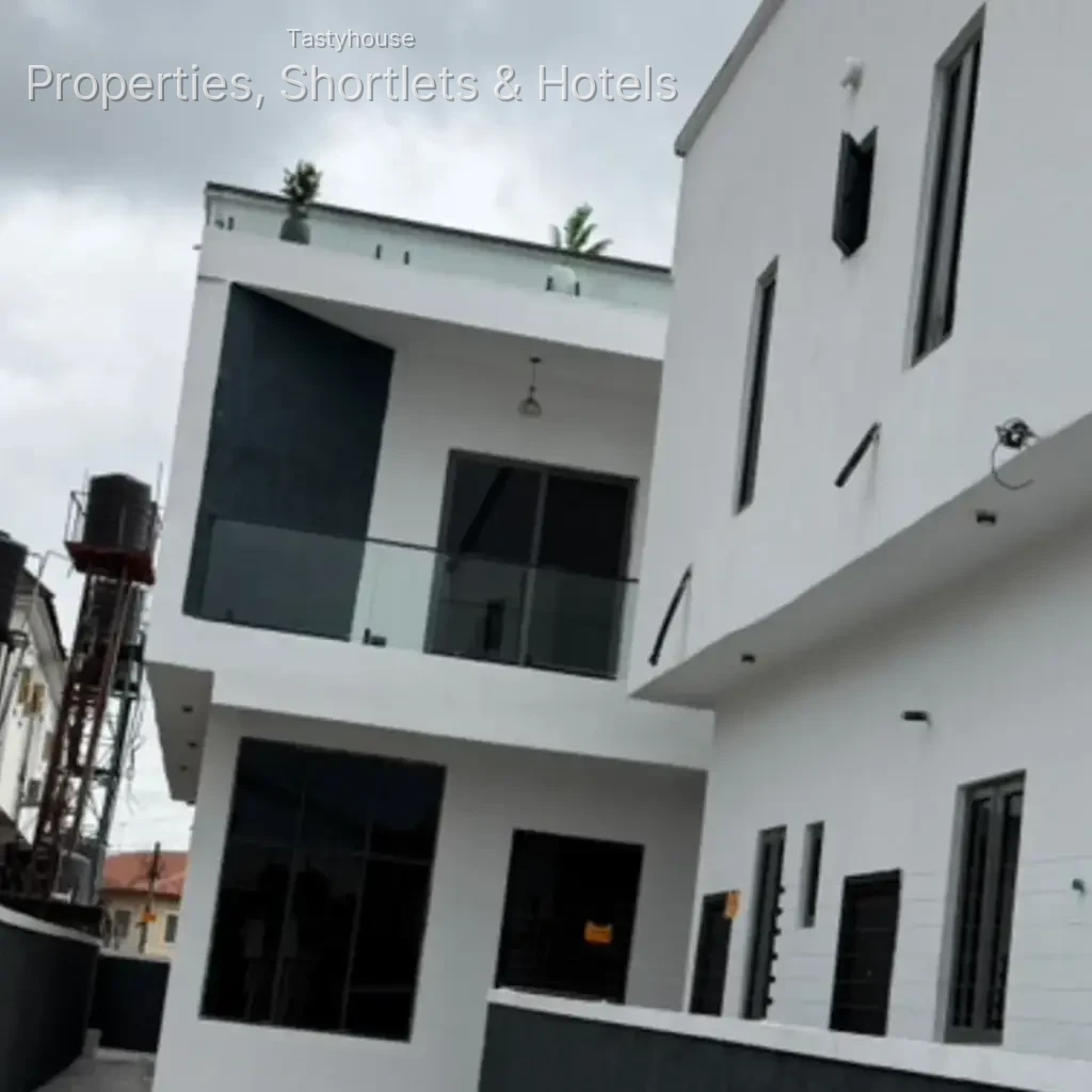 4 bedroom semi-detached duplex with bq