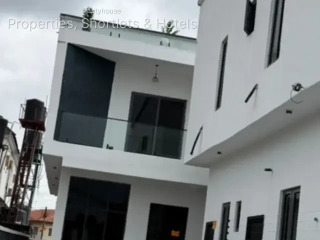 4 bedroom semi-detached duplex with bq