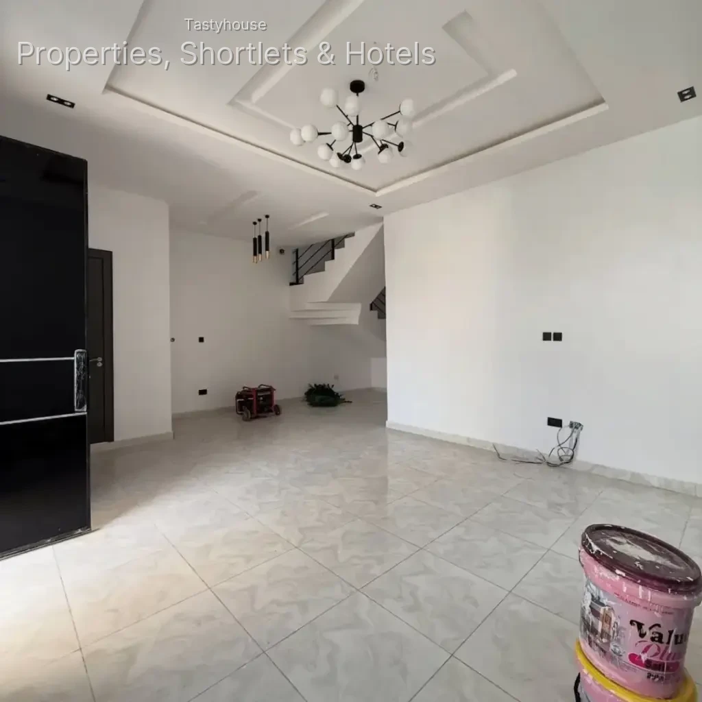 4 bedroom semi-detached duplex with bq