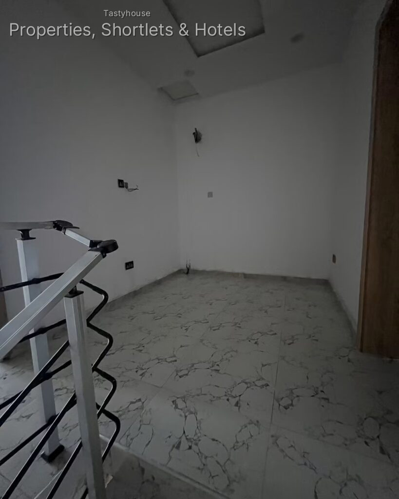 3 – Bedrooms Maisonette