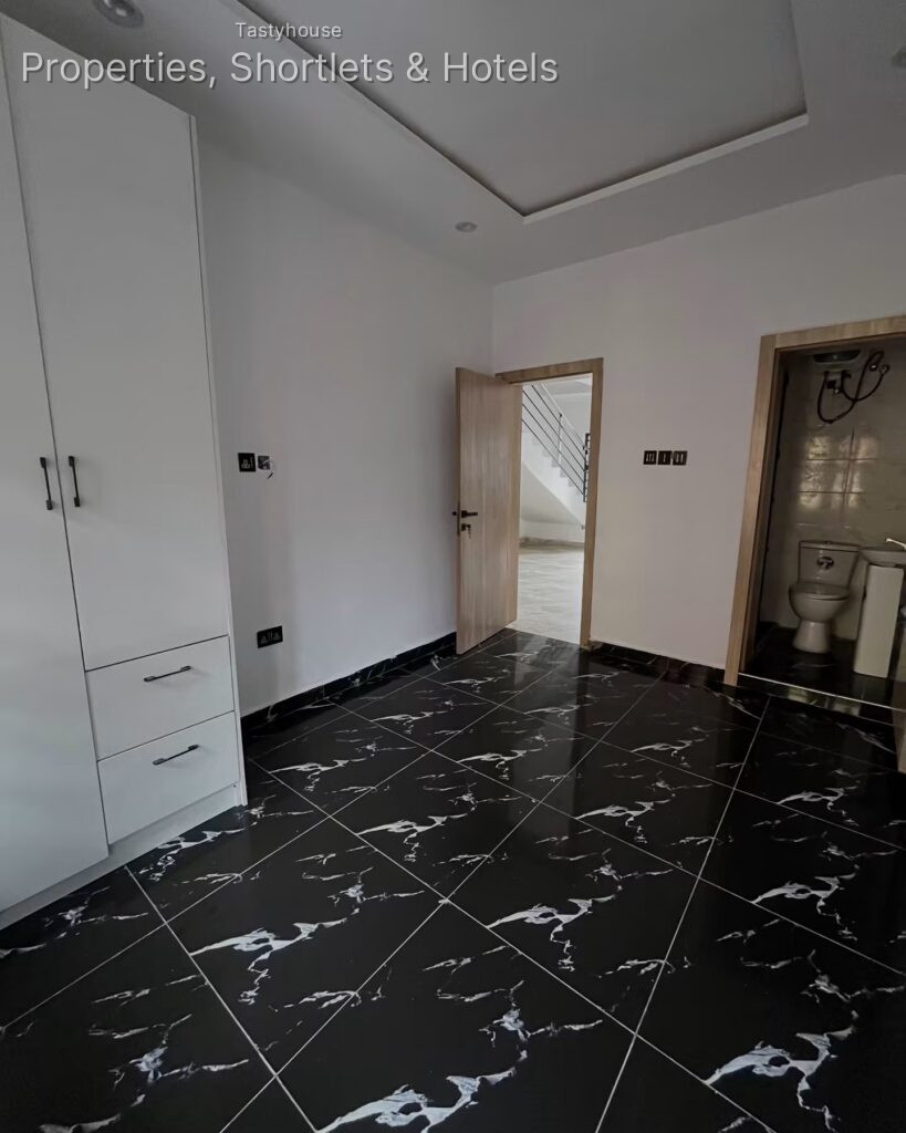 3 – Bedrooms Maisonette