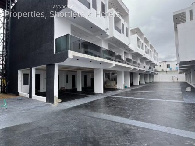 3 – Bedrooms Maisonette