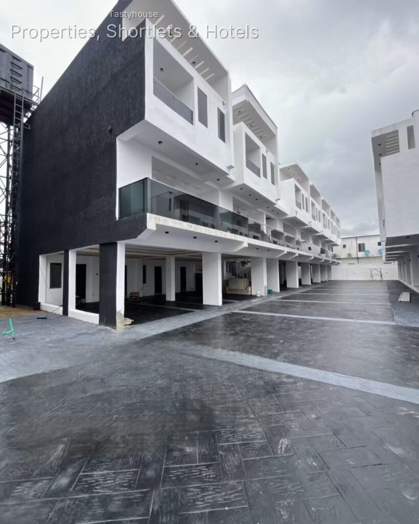 3 – Bedrooms Maisonette