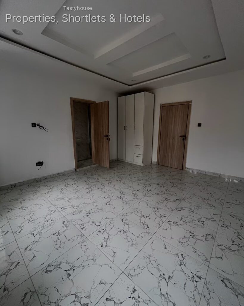 3 – Bedrooms Maisonette