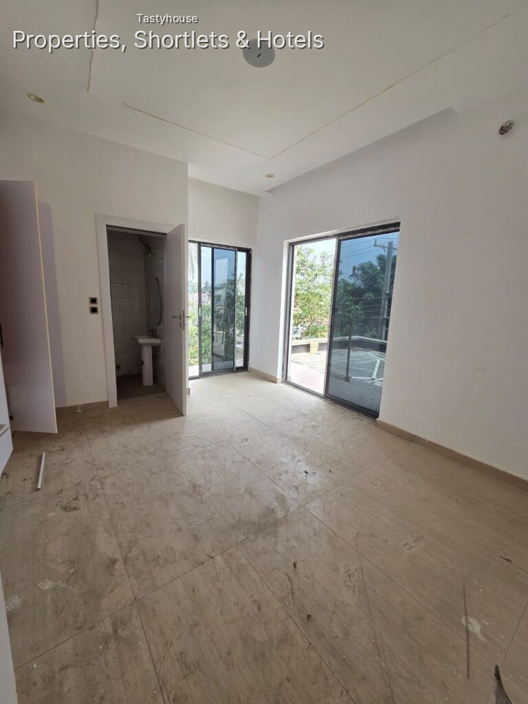 3 BEDROOM APARTMENT plus BỌ