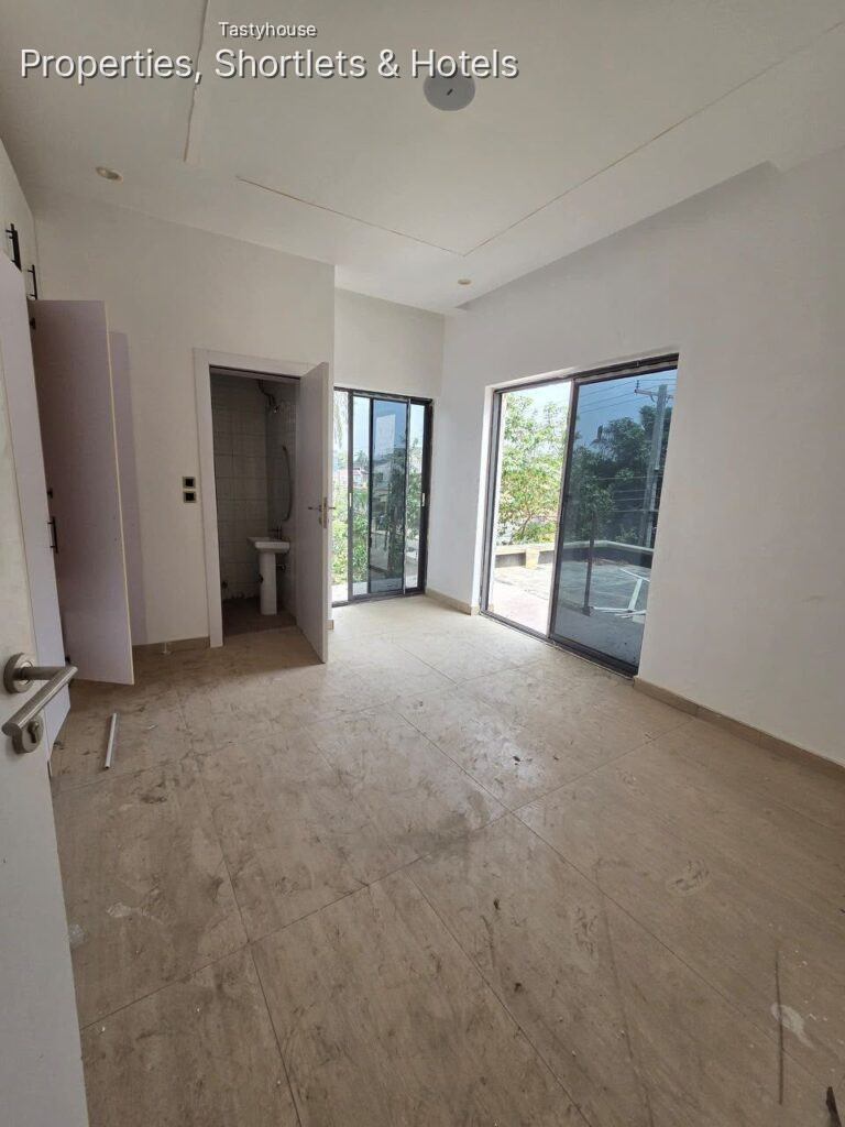 3 BEDROOM APARTMENT plus BỌ