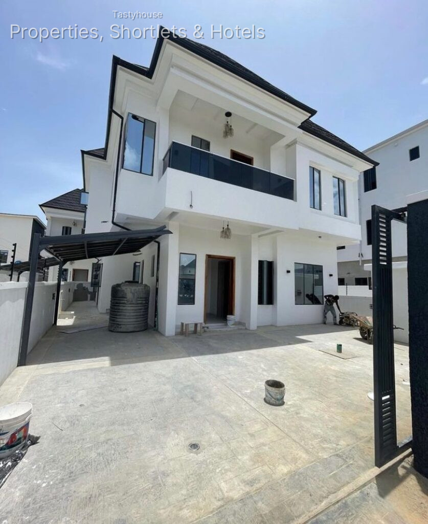 5 bed fully detached duplex with BQ