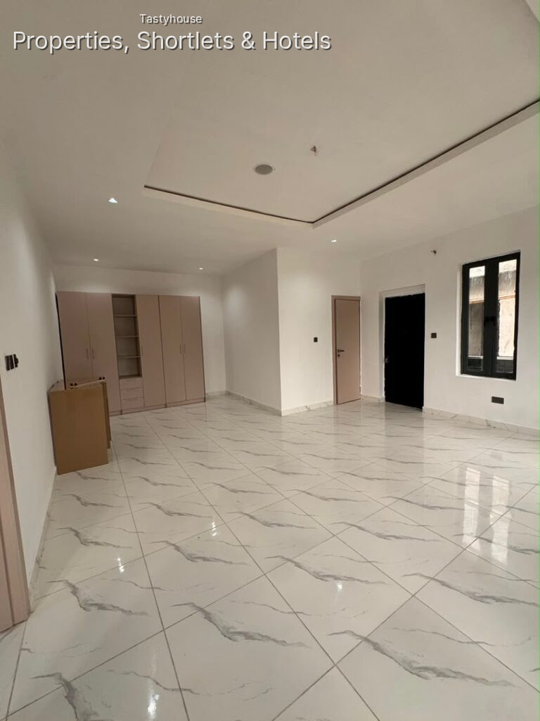 4 Bedroom Terraced Duplex