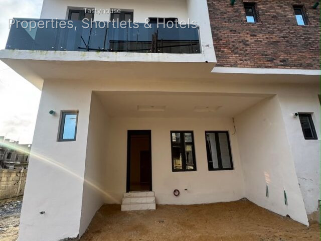 4 Bedroom Terraced Duplex