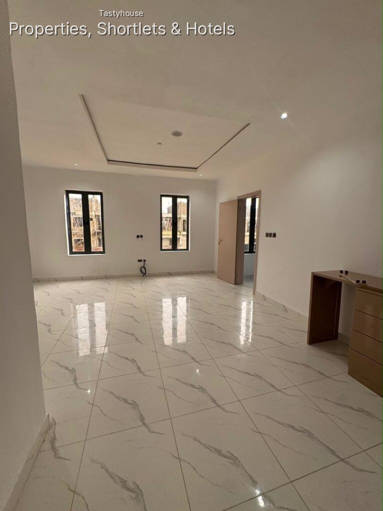 4 Bedroom Terraced Duplex