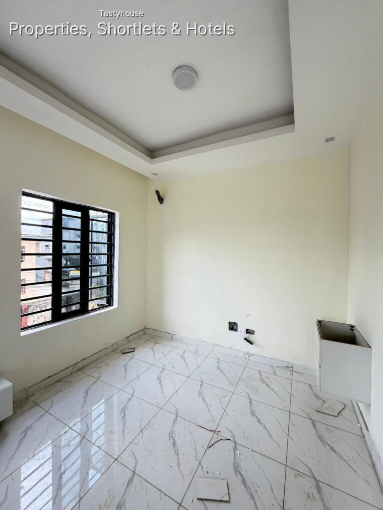 4 Bedrooms Semi Detached Duplex + BỌ
